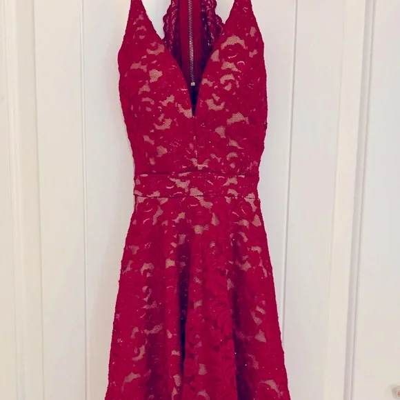 Emerald Sundae | Dresses | Macys Emerald Sundae Red Sparkle Lace Formal  Dress Size Small Euc | Poshmark